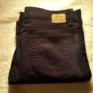 Levi💥 Signature Flare